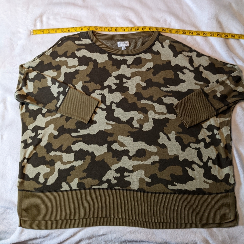 Wonderly camo sweater